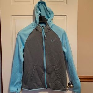 Nike Thermal-Fit - Hooded, Pockets and thumb holes